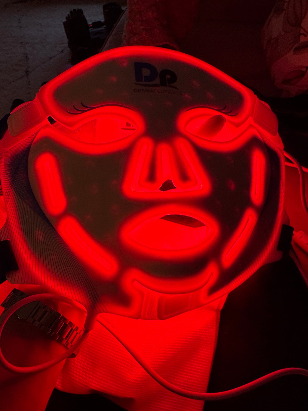 Dp Dermaceuticals L.E.D. FACE+™ – LED-valonaamio